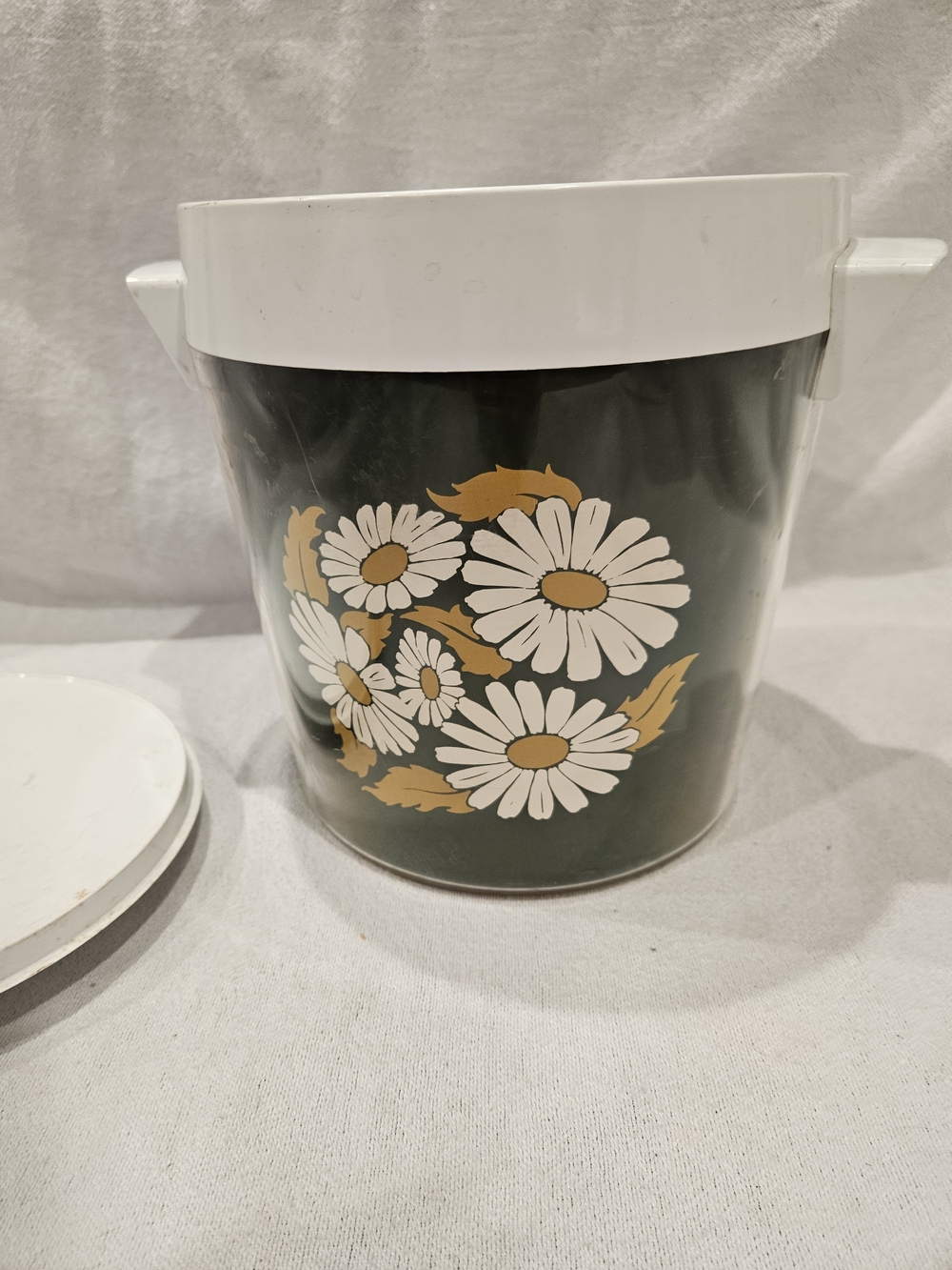 Vintage West Bend Thermo Serv Daisy Ice Bucket With Lid - Picture 7 of 10